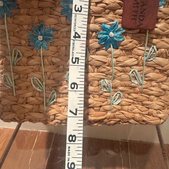 VINTAGE Amanda Smith Woven Straw Tote with Teal Floral Embroidery. 
Great shape! - Picture 7 of 10
